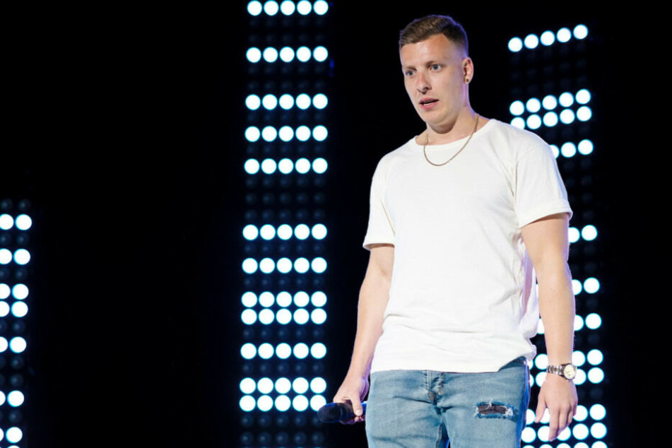 Stand-up-Comedian Felix Lobrecht bei seinem Programm "kenn ick".