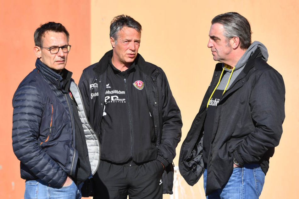 Haben bislang finanziell und sportlich alles im Griff: Geschäftsführer Michael Born, Trainer Uwe Neuhaus und Sportchef Ralf Minge (v.l.).