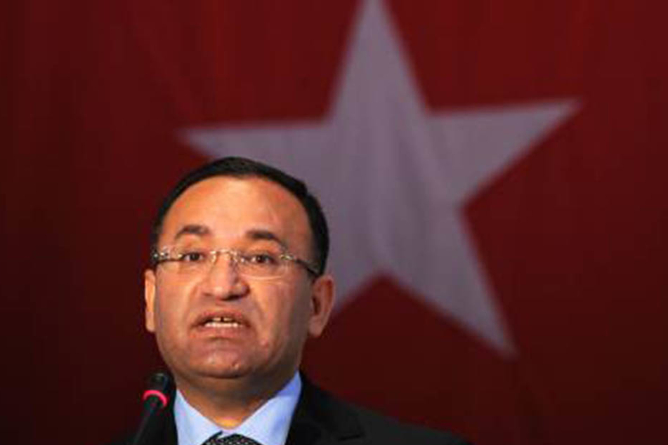 Justizminister Bekir Bozdag verteidigte den Gesetzesentwurf.