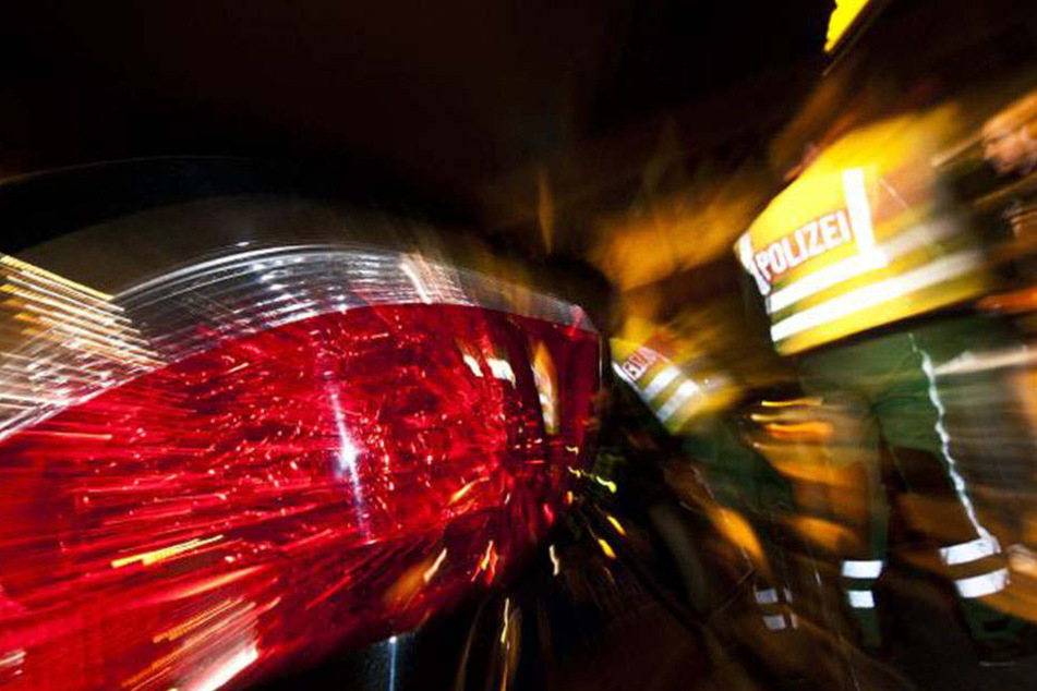 Nach dem Crash soll die Autobahn 8 ausgesehen haben wie ein Trümmerfeld, so die Polizei.