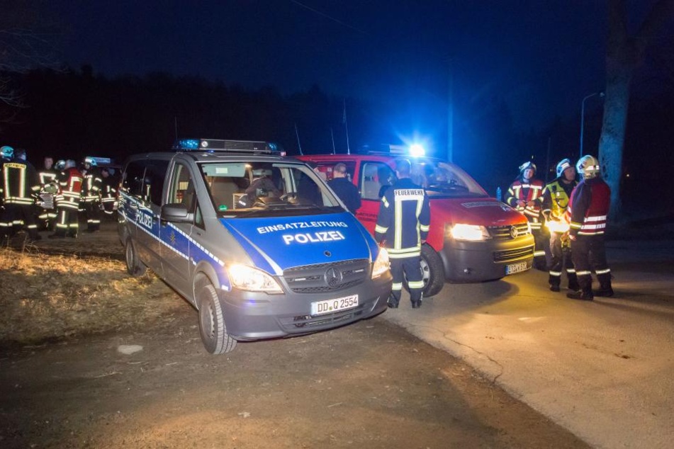 Polizei und Feuerwehr suchten am Montagabend nach dem Mann.