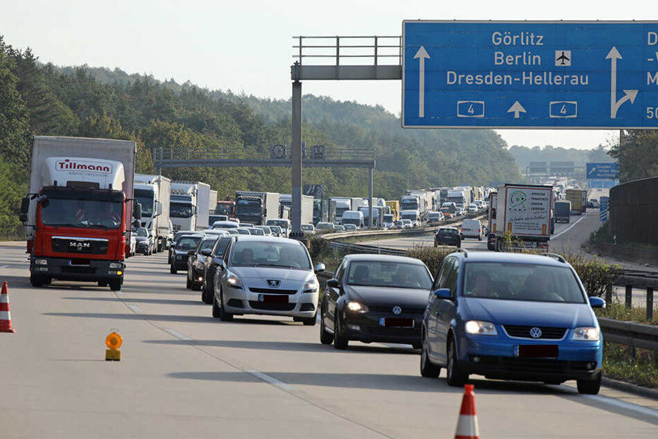 Ob vor oder hinter der Elbbrücke - die A 4 in Dresden ist eine Dauer-Staufalle.
