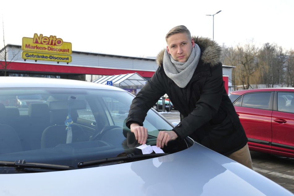 Vor diesem Supermarkt entdeckte die Freundin von Chris Beck (28) die obszönen Porno-Zettel.