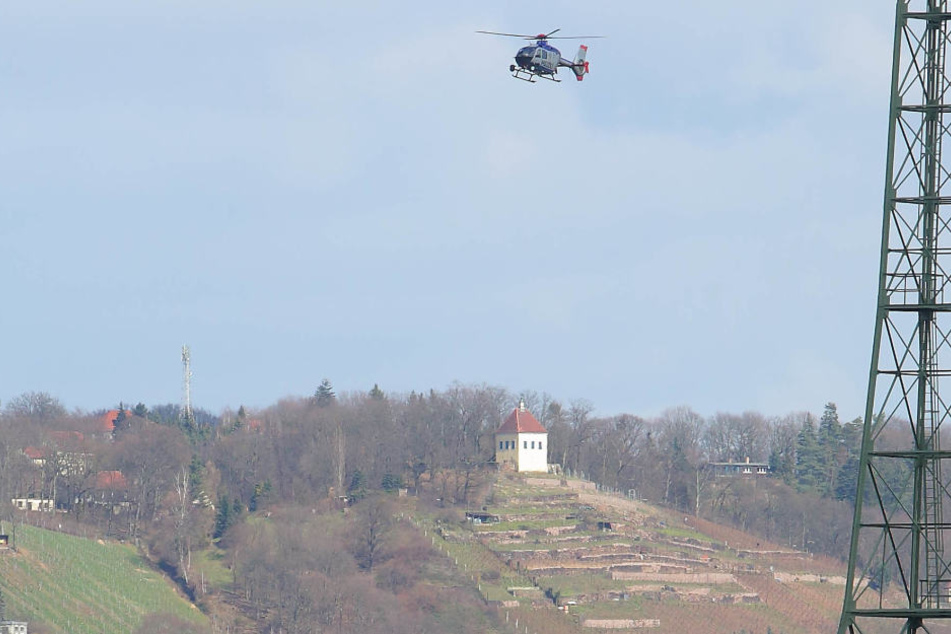 Seit Sonntagmorgen wird eine 79-Jährige aus Radebeul vermisst. Die Polizei sucht mit einem Helikopter (Symbolbild).