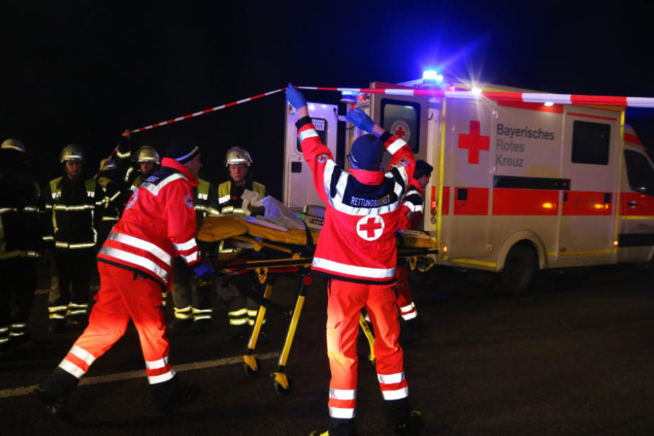 Während der Bergungsarbeiten stand nur eine Fahrspur zur Verfügung. (Symbolfoto).