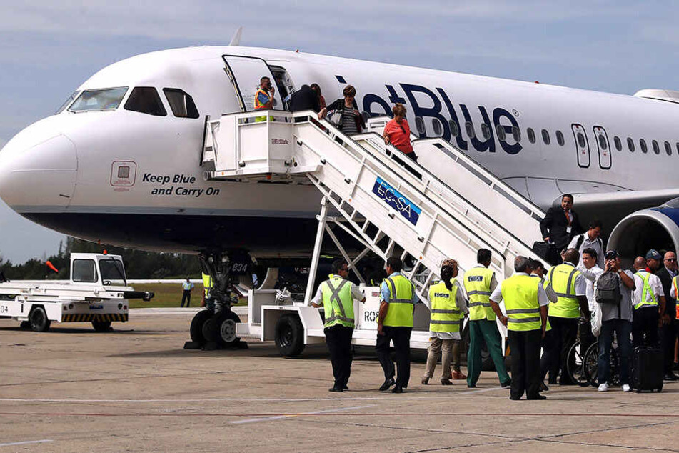 In einer JetBlue-Maschine benahm sich eine US-Amerikanerin völlig daneben.