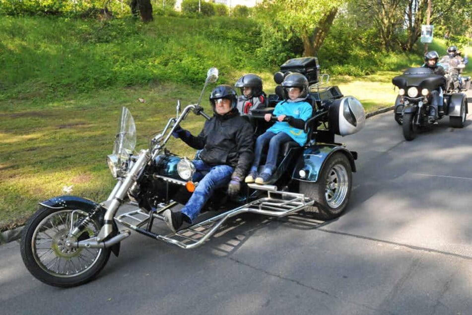 Einen Tag lang coole Biker sein! Diesen Traum erfüllen Heimkindern die Sachsenbiker jedes Jahr im Mai.