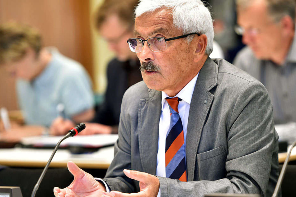 Sonderbeauftragter des Berliner Senats im Fall Anis Amri, Bruno Jost, am 22.05.2017 in Berlin auf der Sondersitzung des Innenausschusses des Berliner Abgeordnetenhauses.