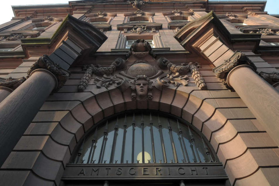 Der 38-jährige falsche Psychotherapeut muss sich vor dem Amtsgericht in Mannheim verantworten. (Symbolbild)