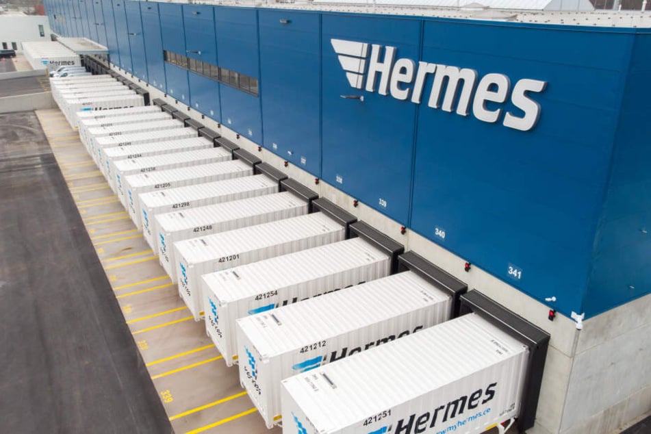 Das neue Logistikzentrum von Hermes am Leipziger Flughafen - bis zu 200.000 Paketsendungen sollen hier täglich sortiert und verschickt werden.