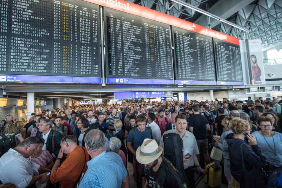 Die Nachwirkungen der Terminal-Sperrungen machten sich bis in den Folgetag hinein bemerkbar.