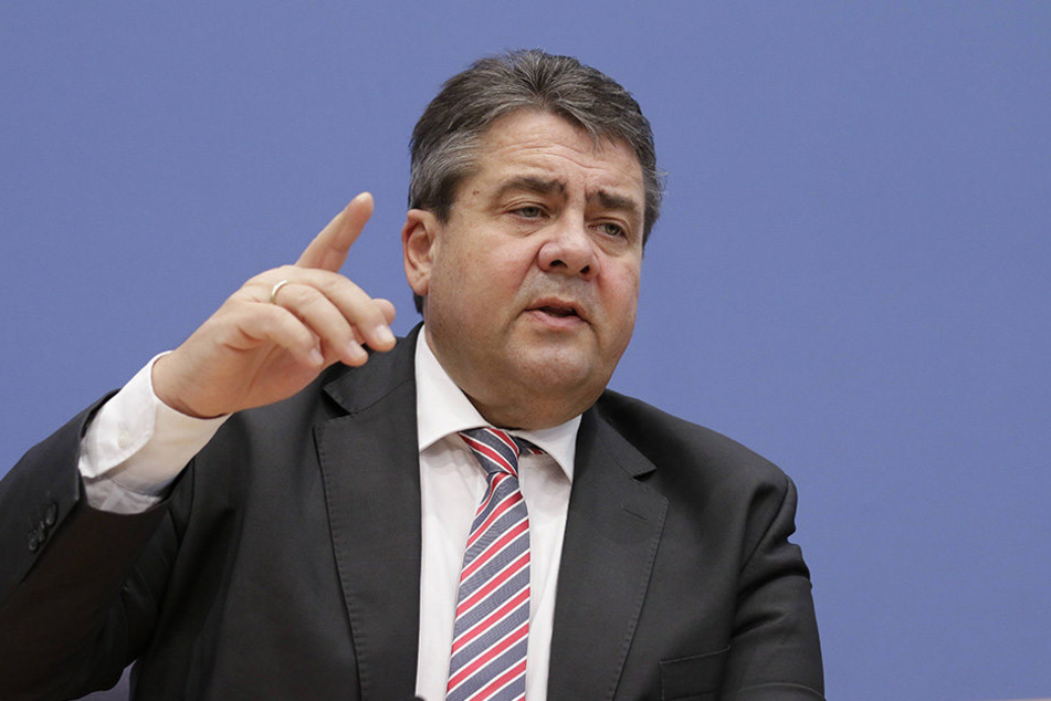 Sigmar Gabriel will laut einem Medienbericht als Kanzlerkandidat antreten.