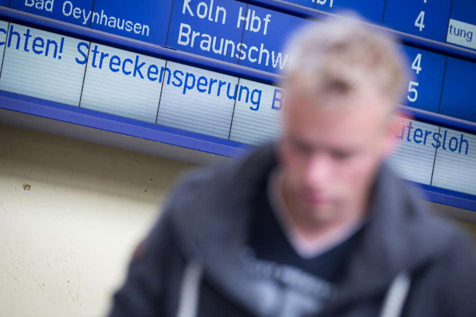 Wer am Freitag mit dem Zug unterwegs ist, sollte viel Geduld im Gepäck haben.