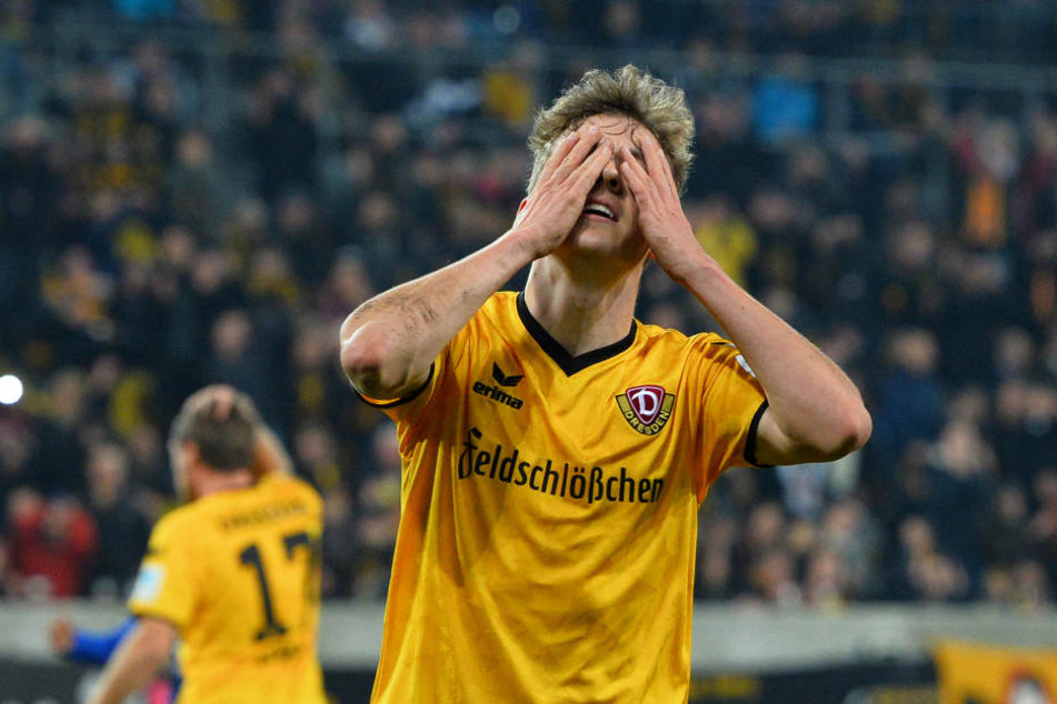 Augen zu und durch: Niklas Hauptmann konnte die Aufholjagd von Kutschke wohl auch nicht fassen.