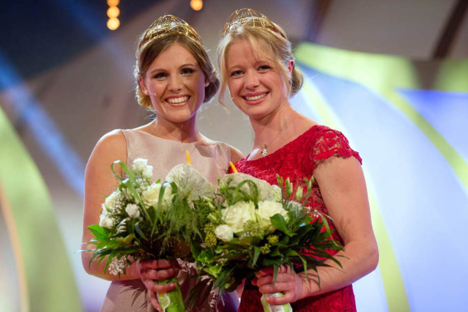 Laura Lahm aus Rheinland-Pfalz (l.) und Charlotte Freiberger aus Hessen (r.) sind die neuen Weinprinzessinnen.