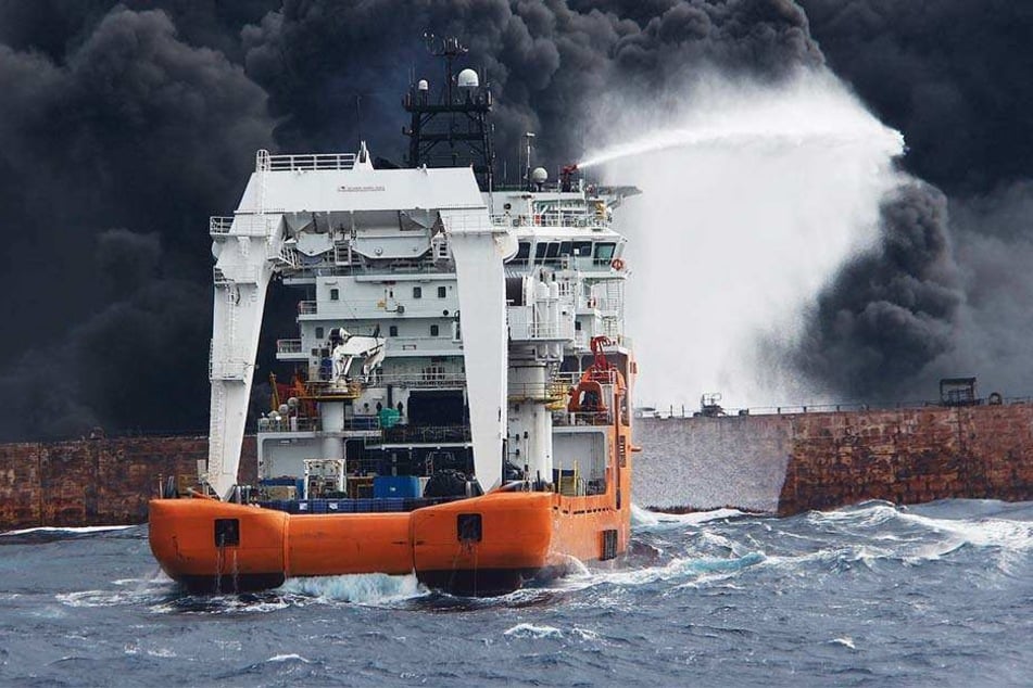 Der Öltanker "Sanchi" wird nach Angaben der chinesischen Behörde für die Sicherheit des Seeverkehrs wahrscheinlich explodieren und untergehen.