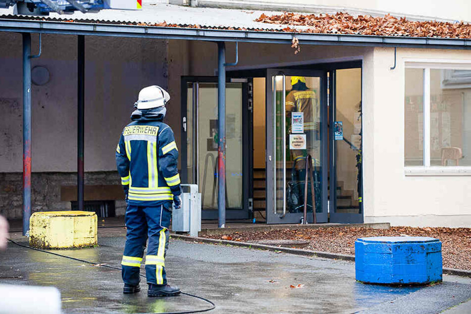Im Keller der Grundschule ist das Feuer ausgebrochen.