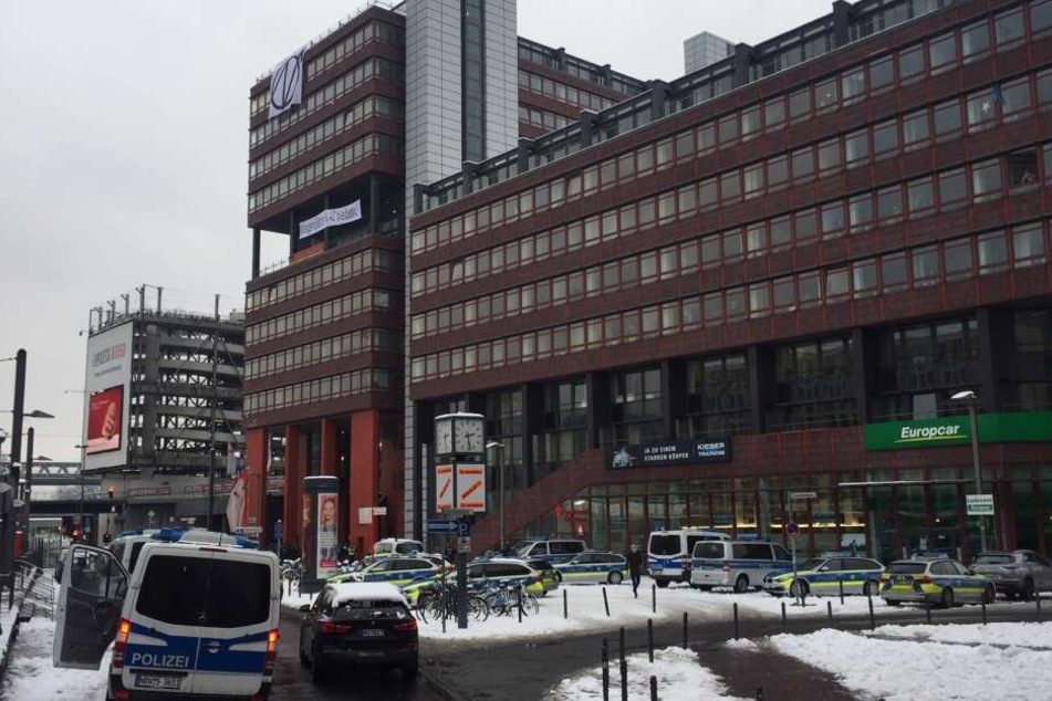 Die Polizei hatte eine Hundertschaft angefordert.