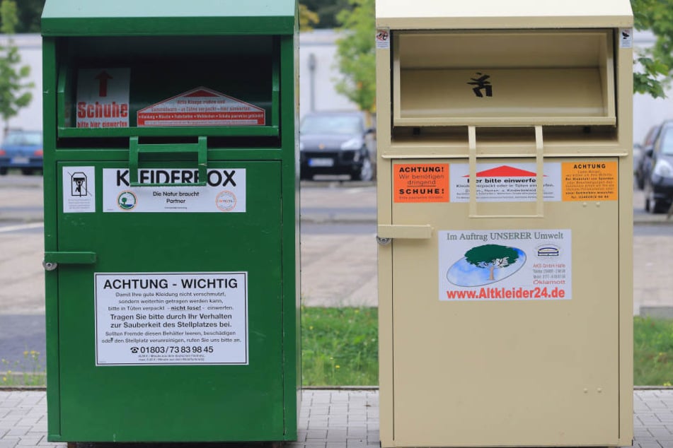 Der 49-Jährige wollte Kleidung aus dem Container klauen. (Symbolbild)