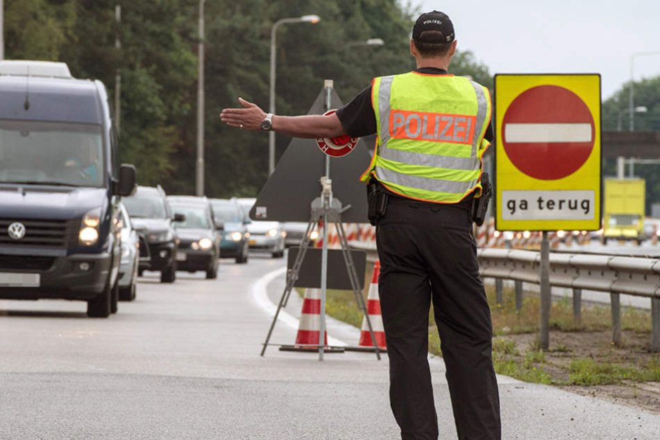 Die Bundespolizei griff einen Mann auf, der direkt ins Gefängnis wanderte. (Symbolbild)