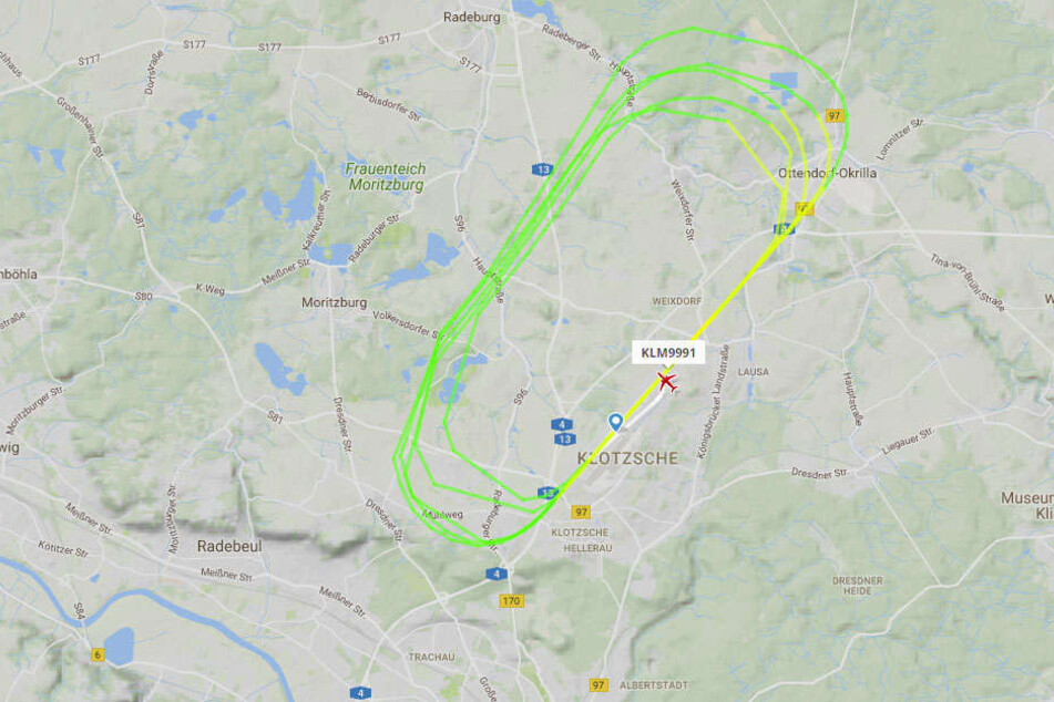 Seit Stunden fliegt die Maschine im Kreis.