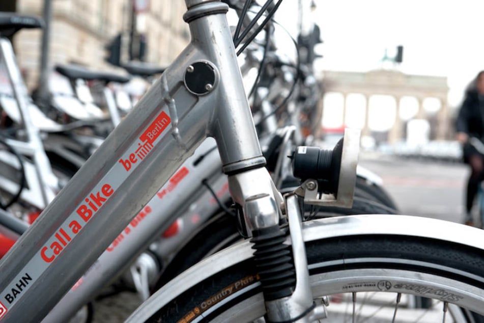 Auch am Berliner U-Bahnhof Brandenburger Tor gibt es eine Abholstation von "Call a Bike".