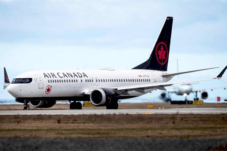 Während eines Air-Canada-Fluges wurde eine schlafende Frau im Flieger vergessen.
