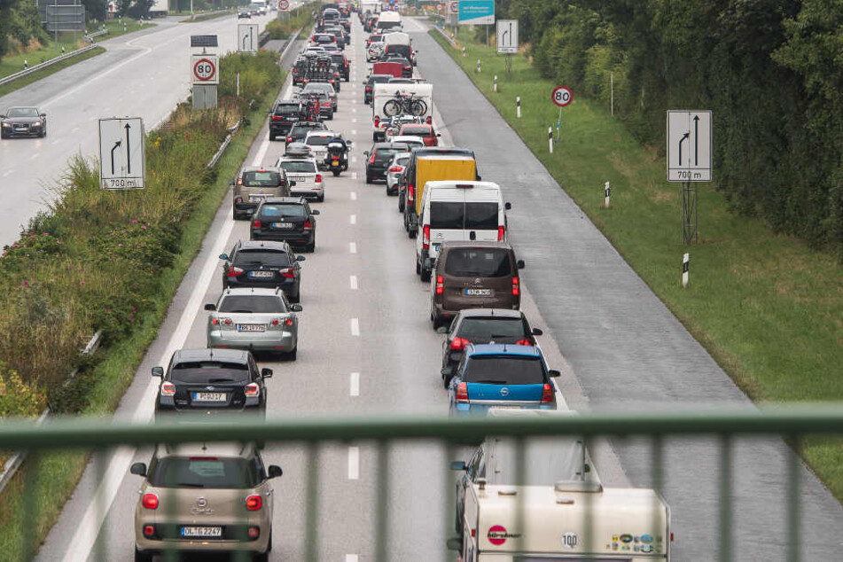 Autofahrer auf der A7 müssen sich auf Stau einstellen (Symbolbild).