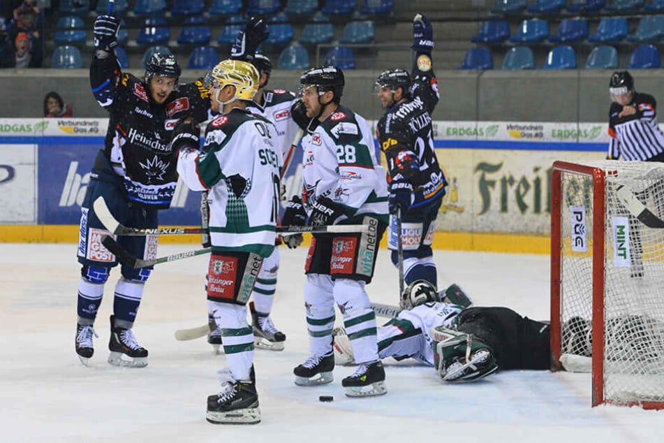 Klarer Sieg: Die Dresdner Eislöwen besiegten die Starbulls Rosenheim daheim mit 3:1.