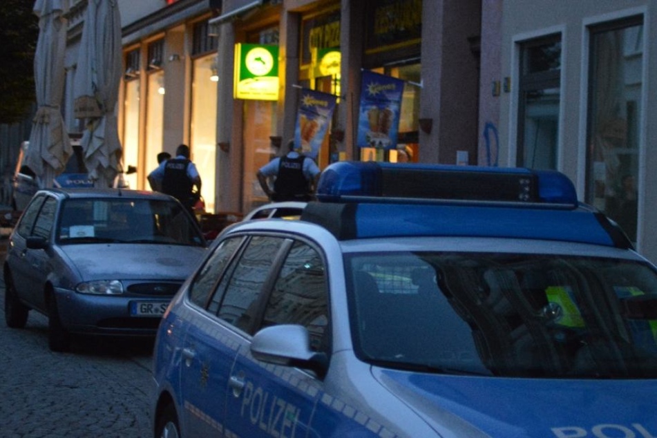 Die Polizei musste am Montagabend zu einem Dönerladen ausrücken. Dort gab es eine handfeste Rangelei.