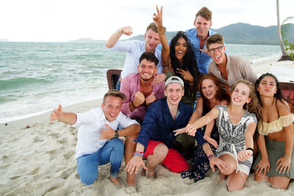 Die Top-10 (l-r): Jonas Weisser, Momo Chahine, Lukas Kepser, Alicia-Awa Beissert, Taylor Luc Jacobs (Cap), Nick Ferretti, Angelina Mazzamurro, Davin Herbrüggen (Brille), Clarissa Schöppe und Joana Kesenci.