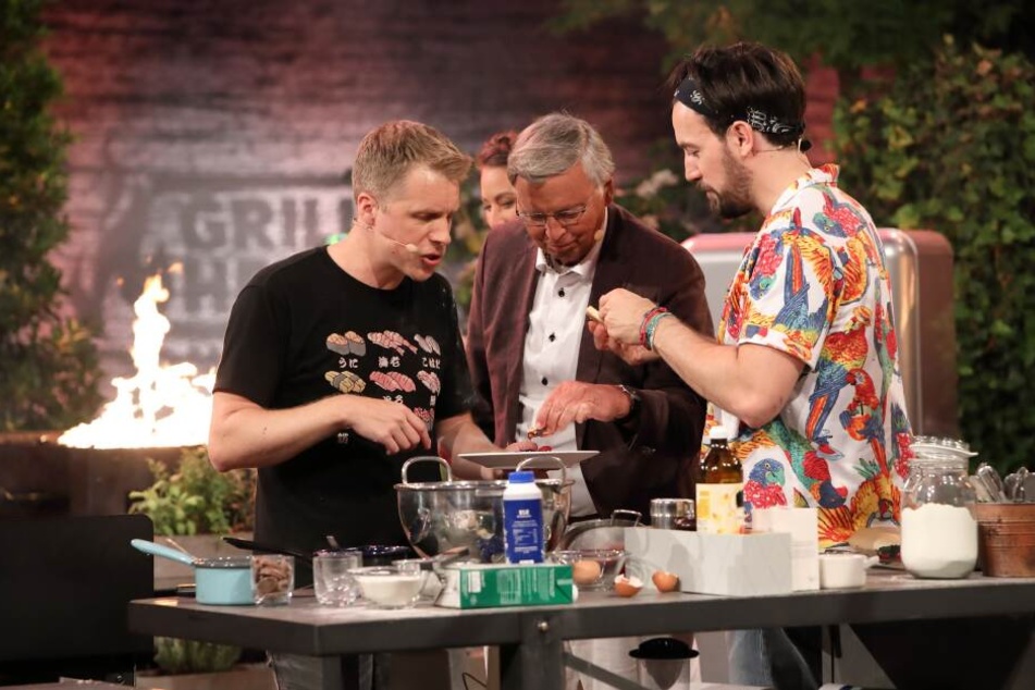 Die Promis (Oliver Pocher, Wolfgang Bosbach, Jan Köppen, v.l.) kochten und grillten nicht nur den Henssler.