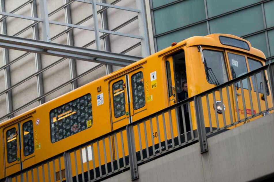 Ab Freitag wird auch die U-Bahnlinie U7 teilweise gesperrt, wegen Bauarbeiten an der Bahnanlage. (Symbolbild)
