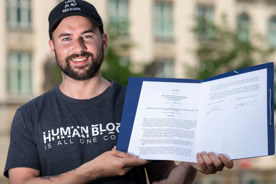 Human Blood-Gründer Benjamin Hartmann wollte der CWE die Nutzung des Slogans für zehn Jahre übertragen.