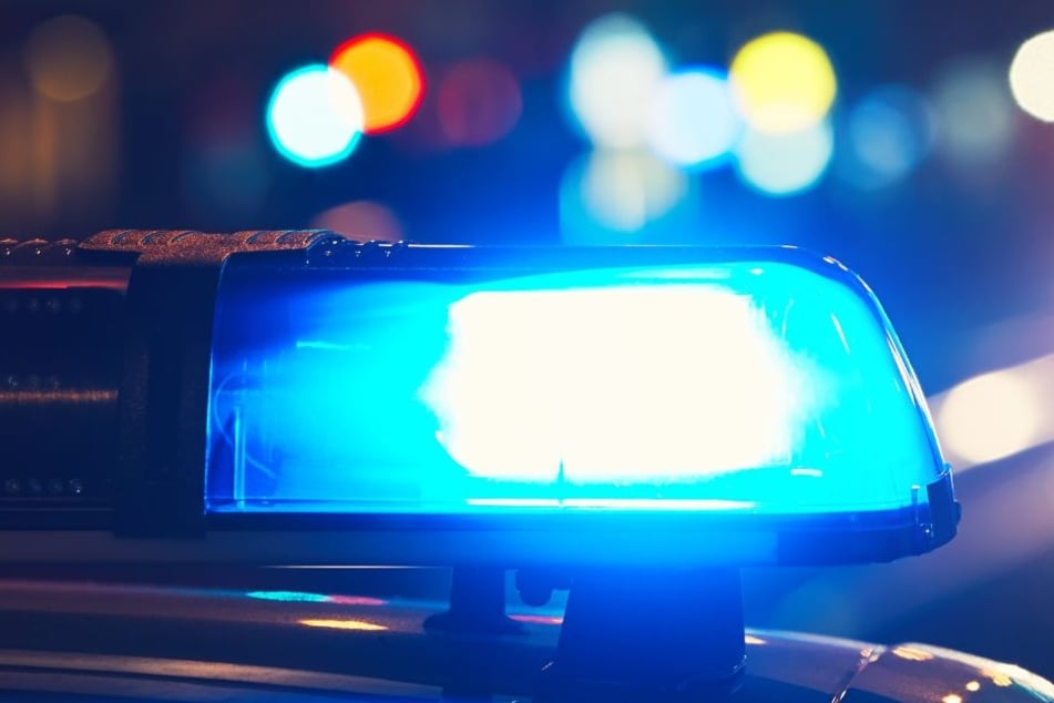 Die Polizei ermittelt derzeit die Ursache des tödlichen Unfalls auf der A3 (Symbolbild).