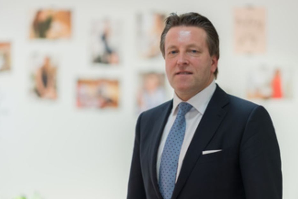Das Unternehmen, geleitet von CEO Ralf Weber, schreibt auch weiterhin rote Zahlen.