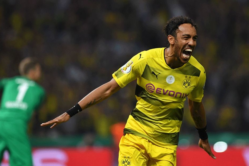Pierre-Emerick Aubameyang jubelt über seinen Treffer zur Dortmunder 2:1-Führung.