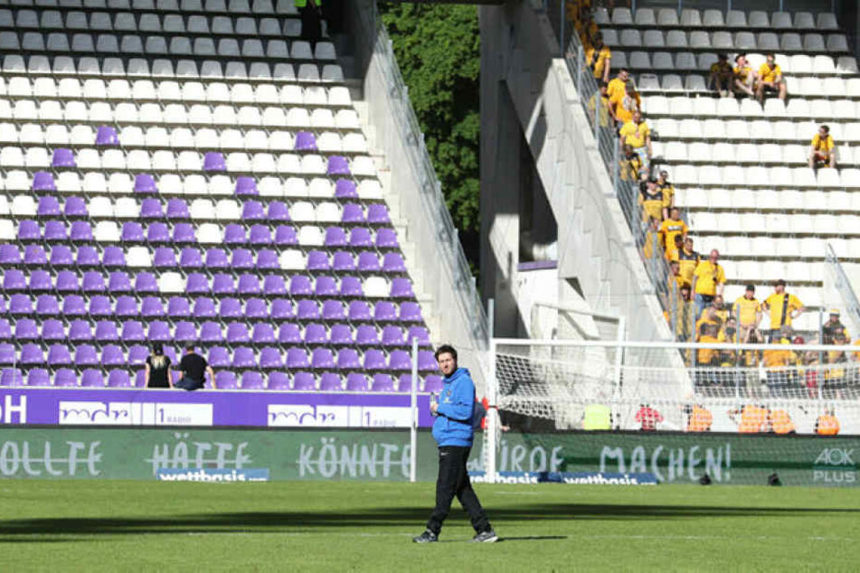 Vorm Sachsenderby gegen Dynamo schritt Hannes Drews noch einmal ganz allein den Rasen ab. Wohl auch, um seine Gedanken zu sammeln.