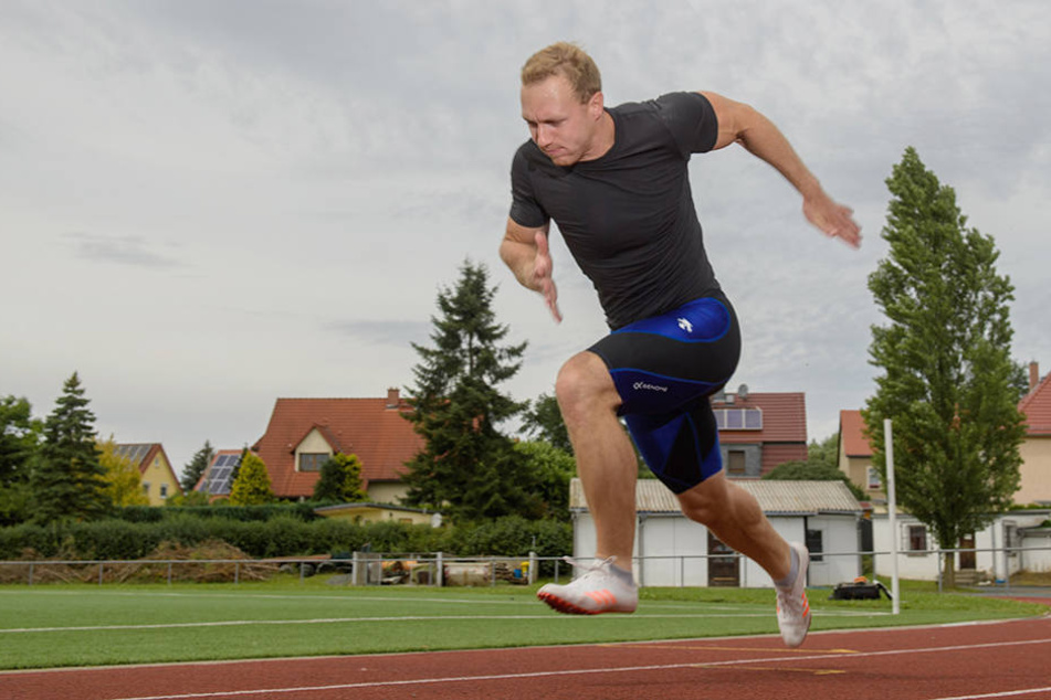 Die Kraft bekommt Francesco Friedrich nur durch die Spikes - im Sommer wie im Winter - auf die
Bahn.