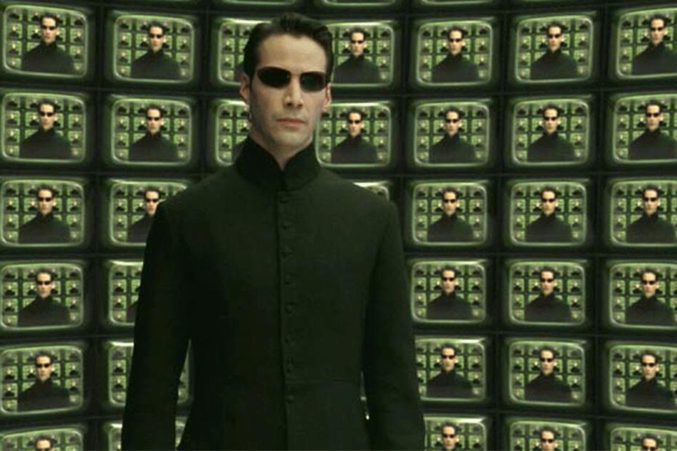 Keanu Reeves (54) kehrt in "Matrix 4" wieder in seine Kultrolle als Neo zurück, der mit übermenschlichen Kräften die von Maschinen versklavte Menschheit rettet.
