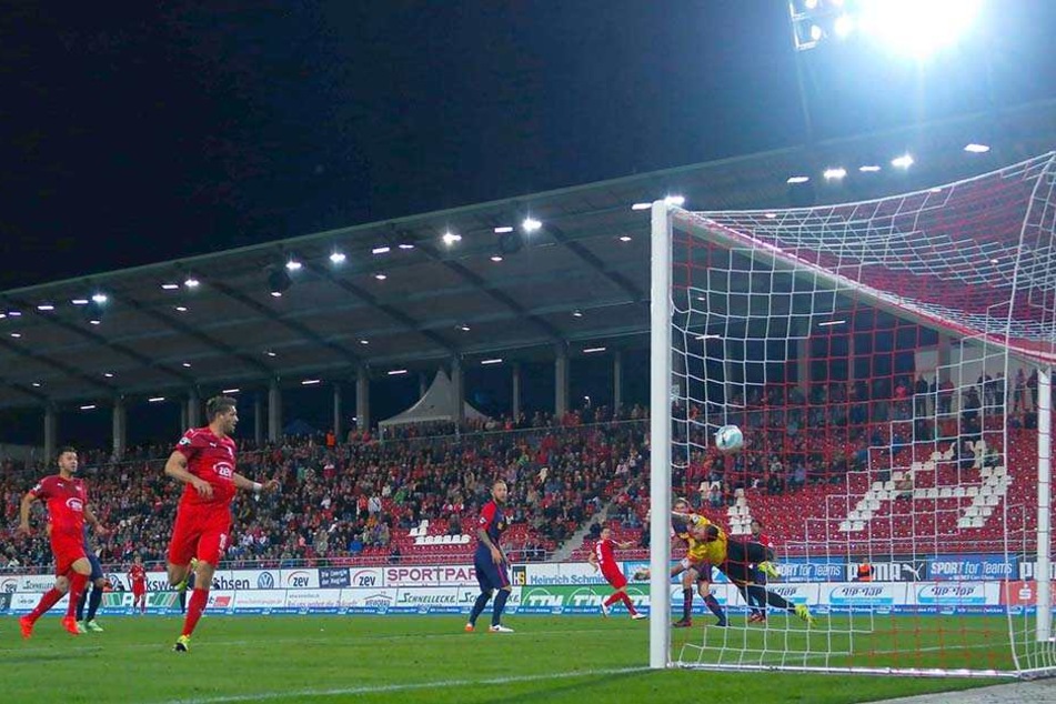 Gegen Jahn Regensburg gelang dem FSV Zwickau ein klarer 4:0-Erfolg unter Flutlicht. Ein gutes Omen für das Spiel gegen Aalen?