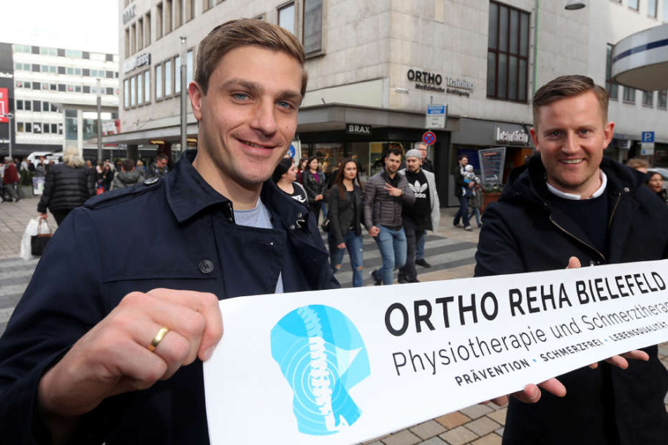 Tom Schütz (30, li.) und Matthias Niedergassel haben eine Physiopraxis übernommen.
