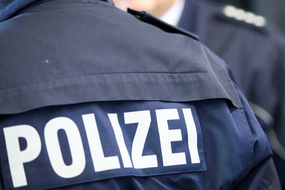Im Jahr 2018 wurden Ermittlungen gegen drei Polizeibeamte angestoßen. (Symbolbild)