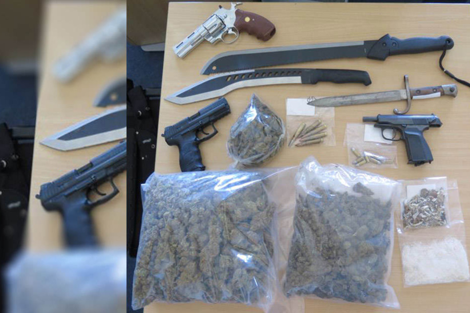 Eine Machete, einen Schreckschussrevolver und Drogen fand die Polizei in einer Dresdner Wohnung.