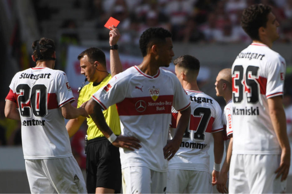Der entscheidende Moment: Die gelb-rote Karte für Ascacibar (2.v.r.).