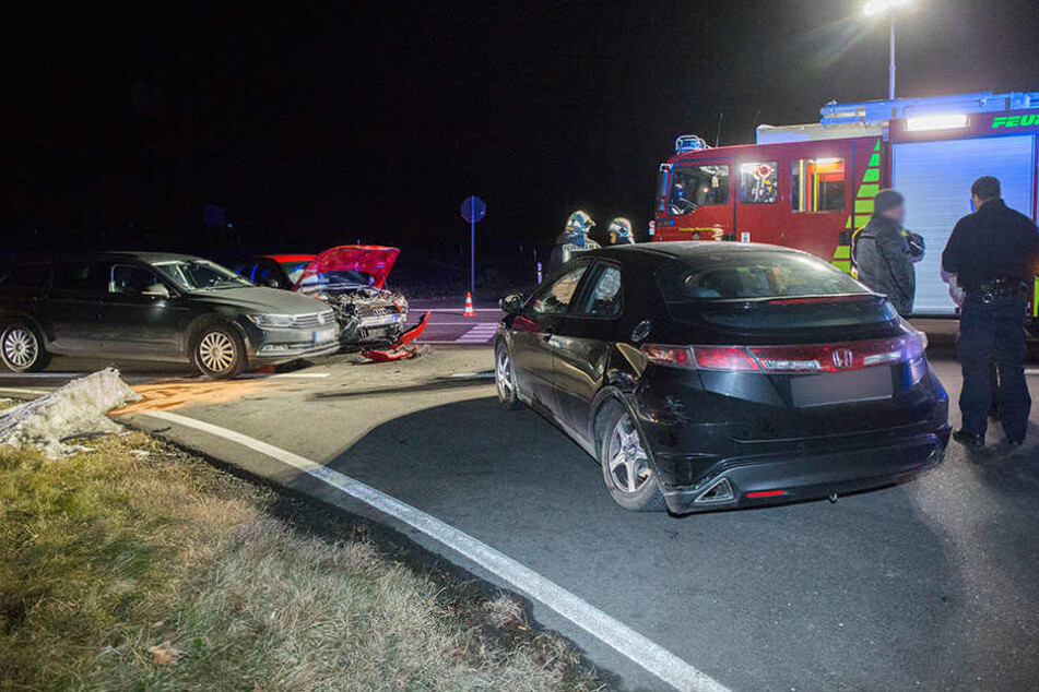 Drei Fahrzeuge waren in den Unfall verwickelt.