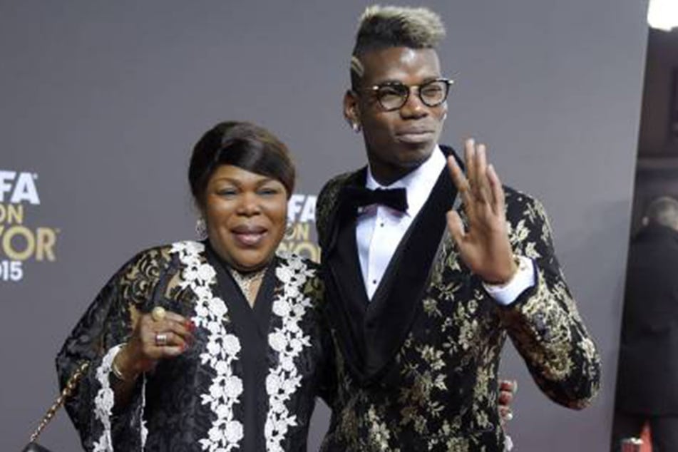 Paul Pogba 2015 mit seiner Mutter. Ob die so begeistert von seinen Ausschweifungen ist?