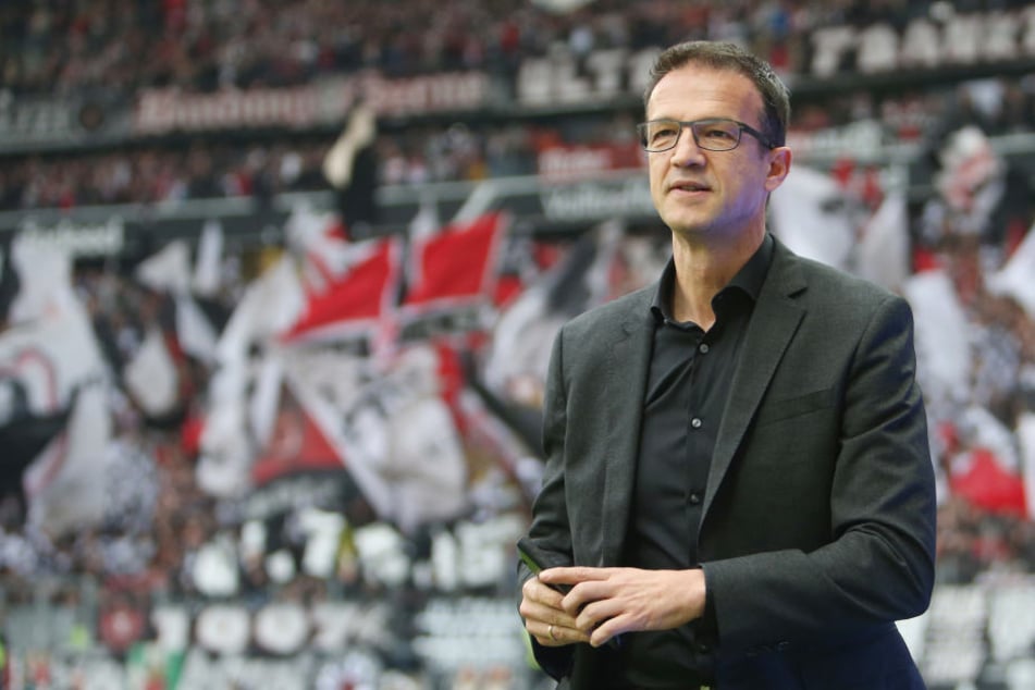 Einer der großen Bundesliga-Klubs wird dieses Jahr den Gang in Liga zwei antreten müssen, sagt Fredi Bobic.