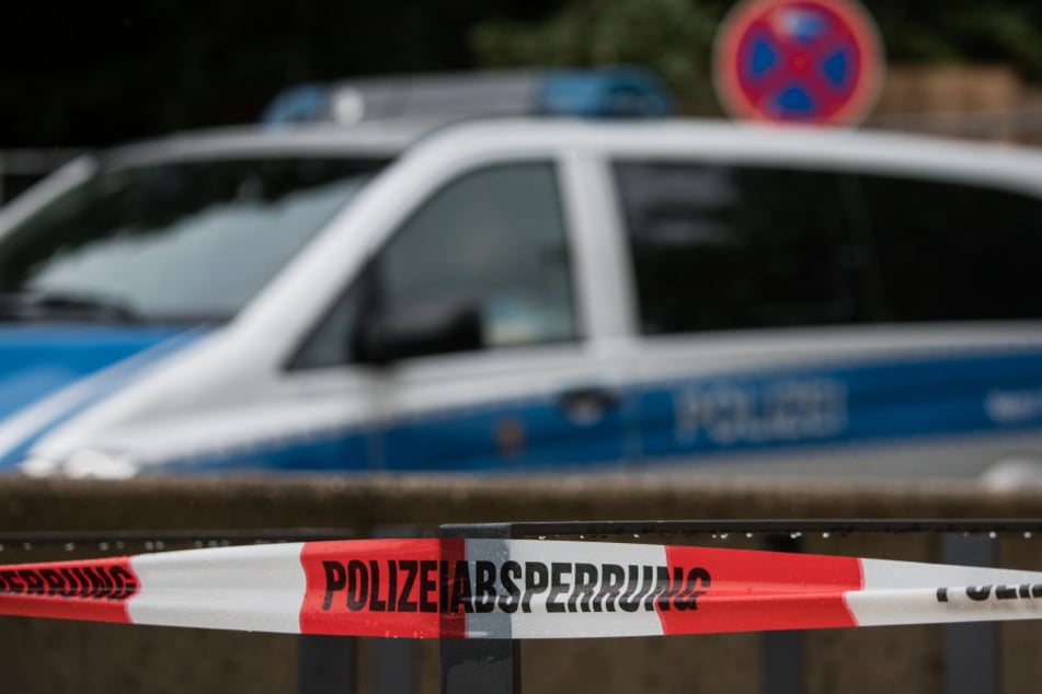 Die Polizei fand in einer Wohnung in Gelsenkirchen nach Zeugenhinweisen zwei Frauenleichen. (Symbolbild)