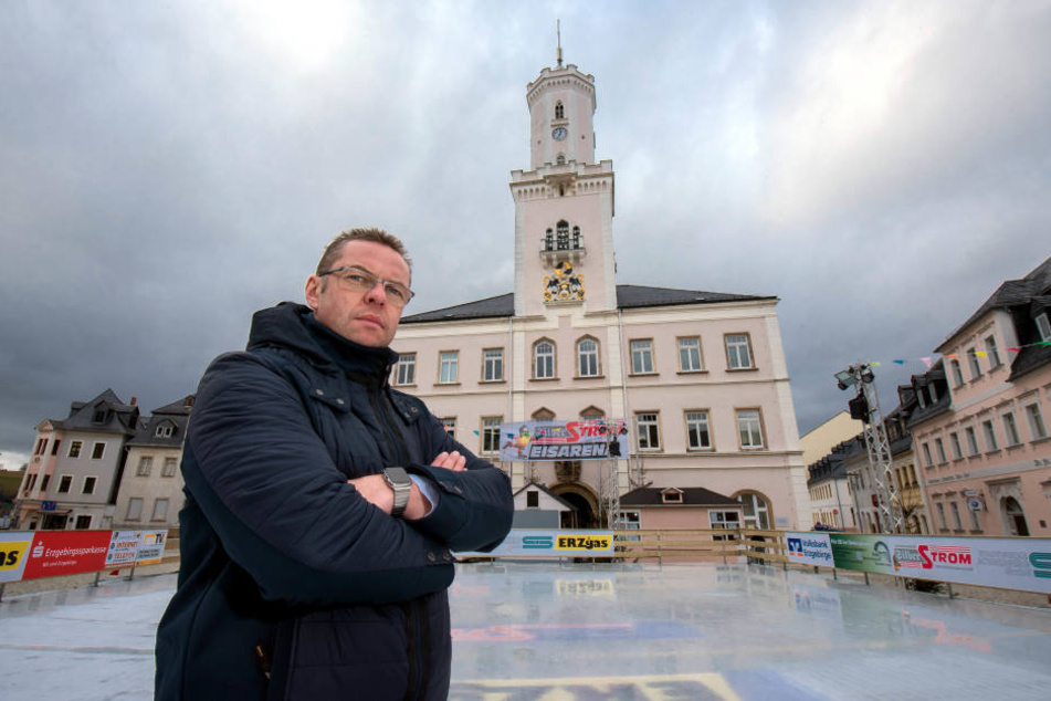 Bürgermeister Ingo Seifert (48) ist sauer.